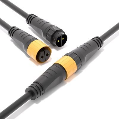 IP68 connettore maschio-femmina impermeabile con potenza di 500 V e meccanismo di autoblocco per uso esterno